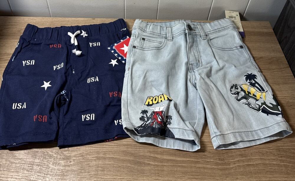 Boys Dinosaur Jean Shorts New Size 4 And USA Shorts New Size 4 ZZ